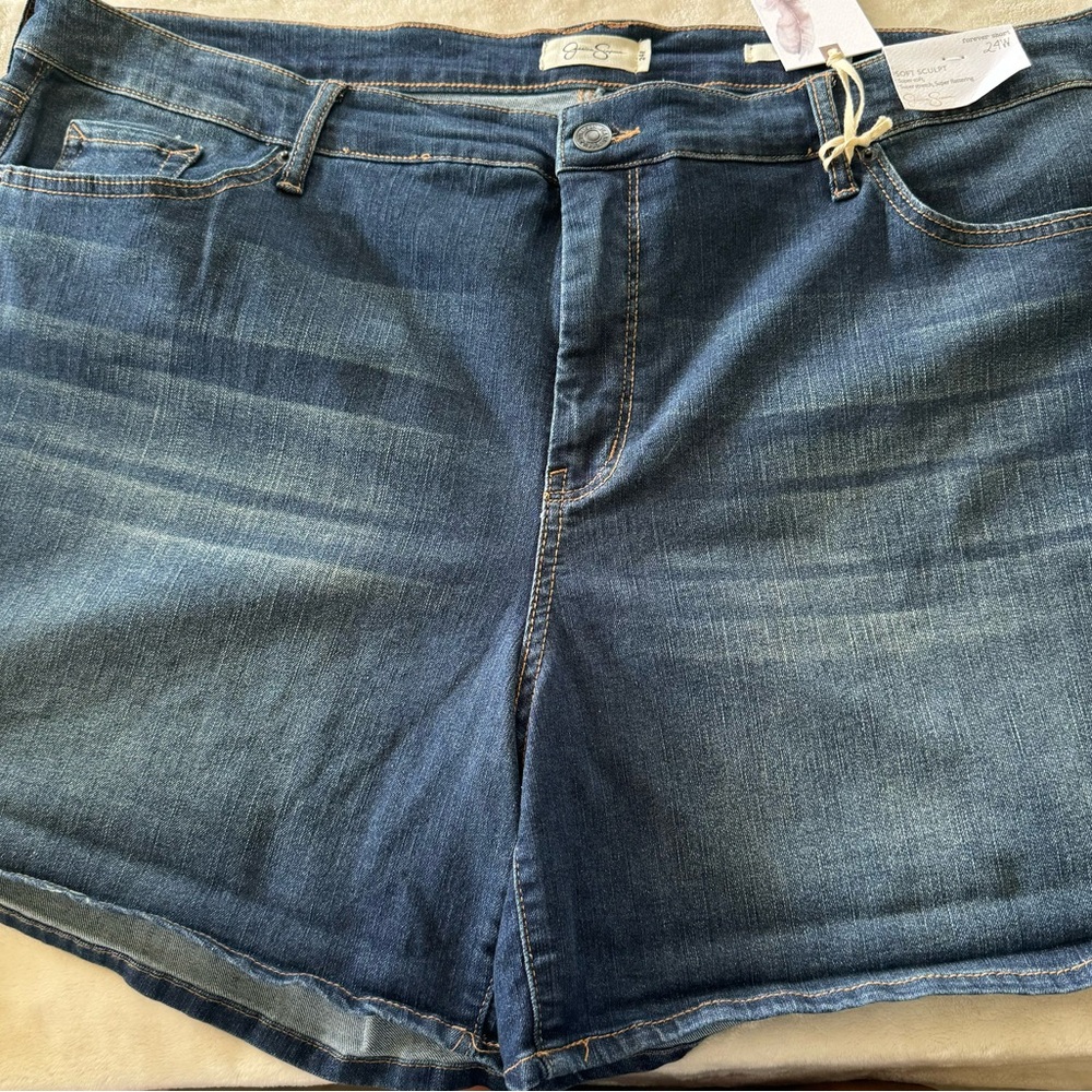 Jessica Simpson forever short